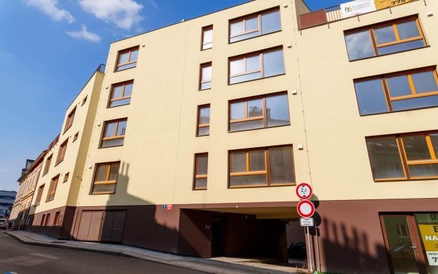 Prodej bytu 3+kk s prostornou terasou, Praha 5 – Smíchov Prodej bytu 3+kk s prostornou terasou, Praha 5 – Smíchov