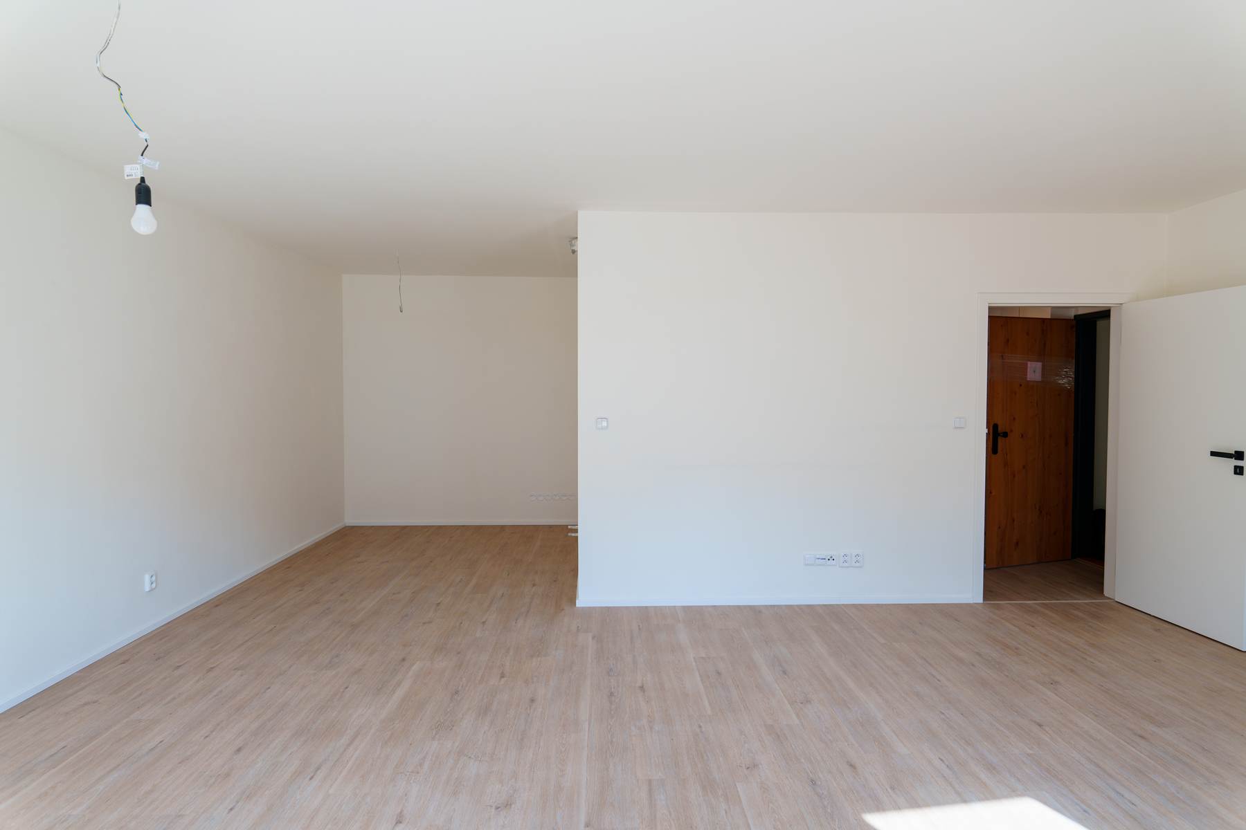 Prodej bytu 3+kk s prostornou terasou, Praha 5 – Smíchov