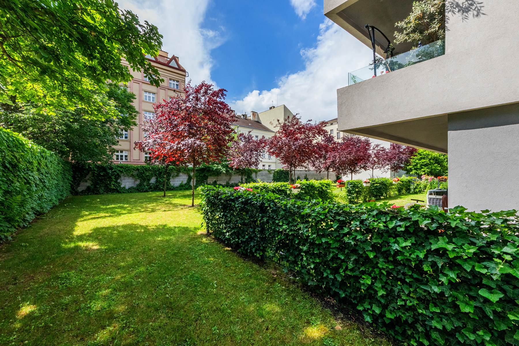 Prodej bytu 3+kk 86 m² s předzahrádkou a terasou, Praha 7 – Holešovice