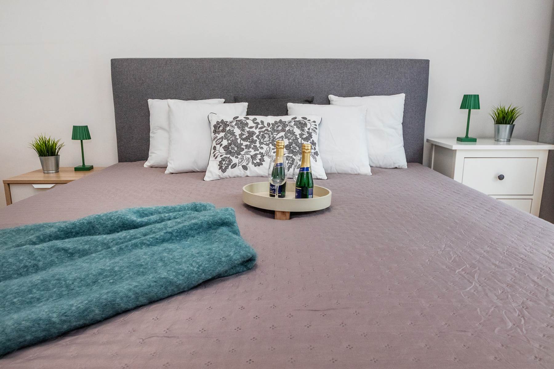Prodej bytu 3+kk 86 m² s předzahrádkou a terasou, Praha 7 – Holešovice