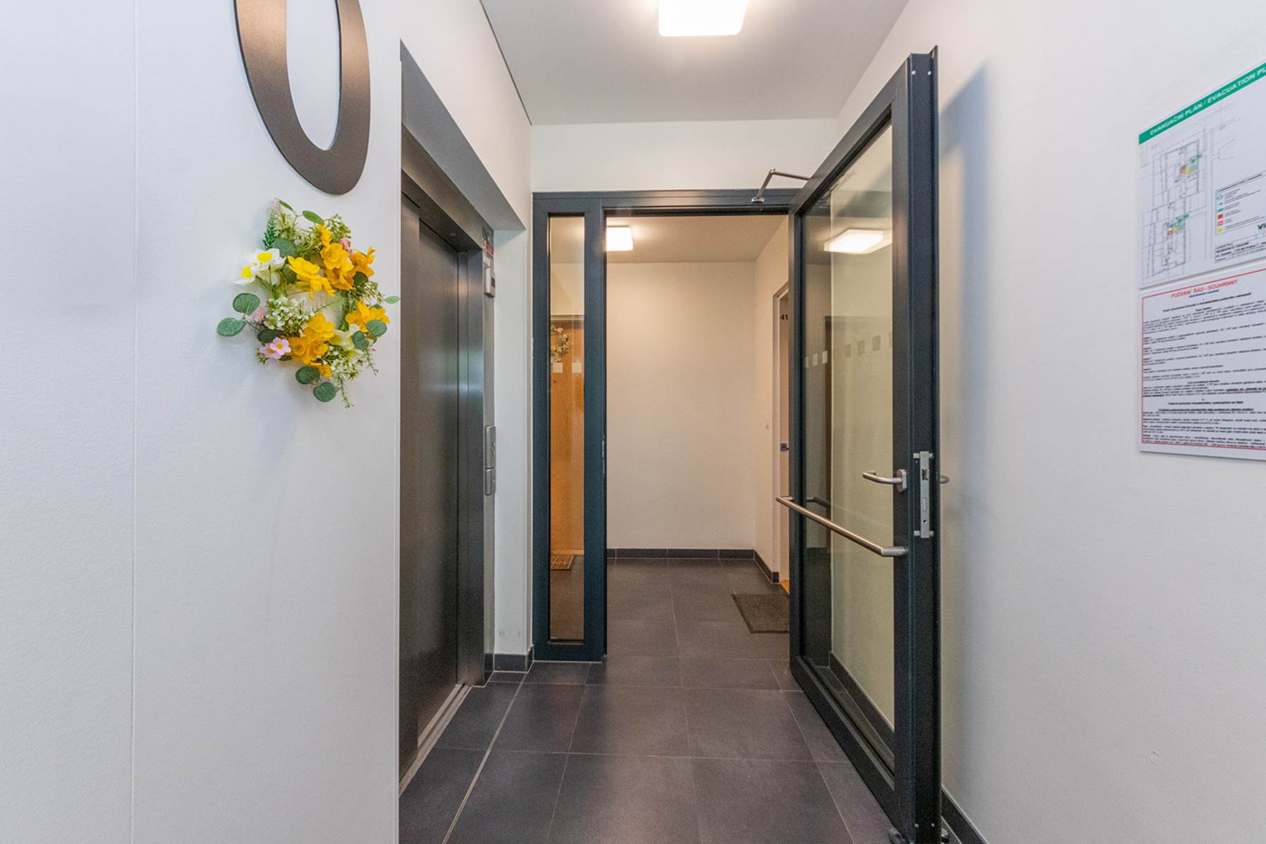 Prodej bytu 3+kk 86 m² s předzahrádkou a terasou, Praha 7 – Holešovice