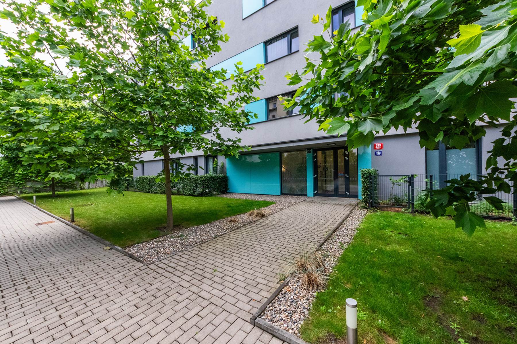 Prodej bytu 3+kk 86 m² s předzahrádkou a terasou, Praha 7 – Holešovice