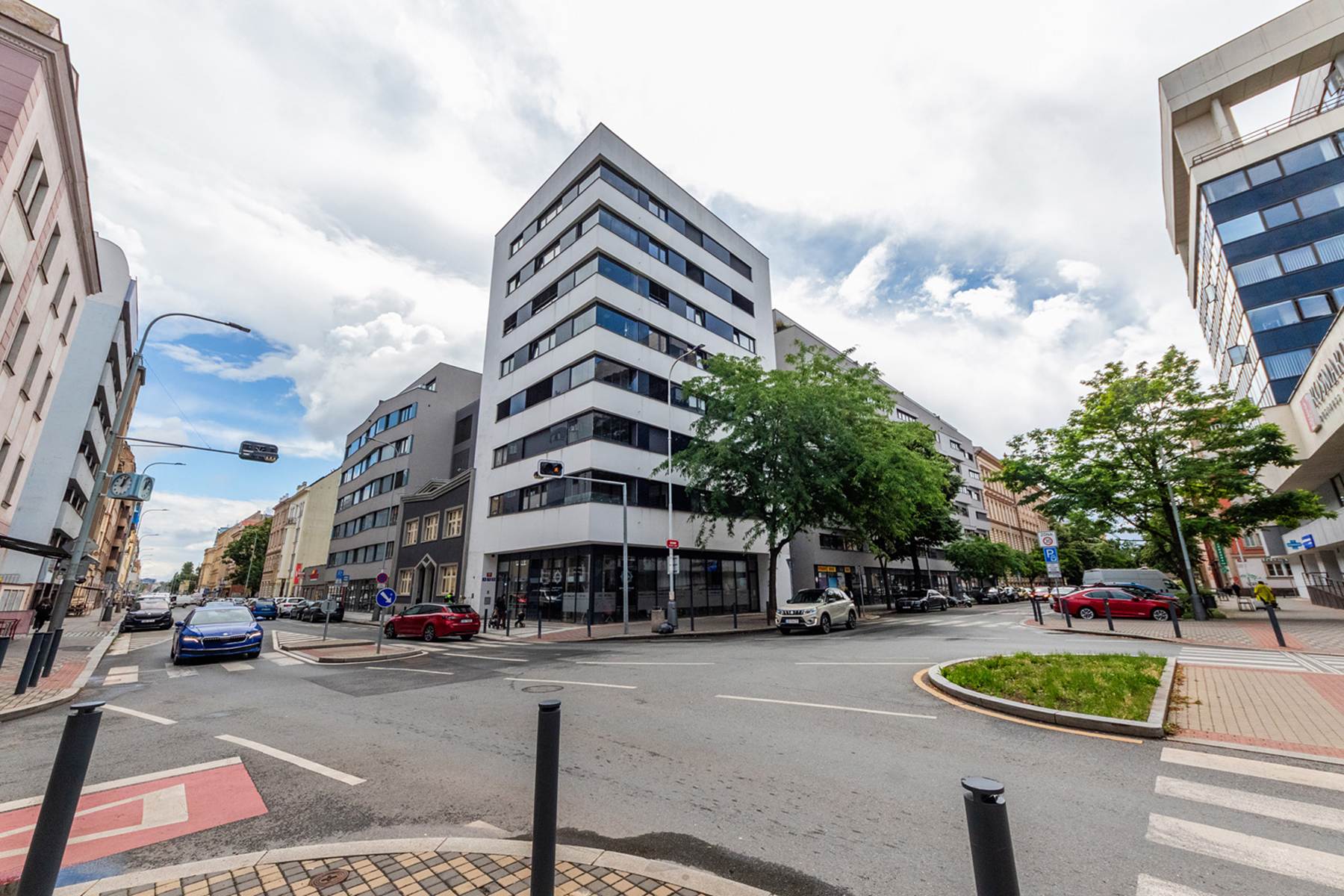 Prodej bytu 3+kk 86 m² s předzahrádkou a terasou, Praha 7 – Holešovice