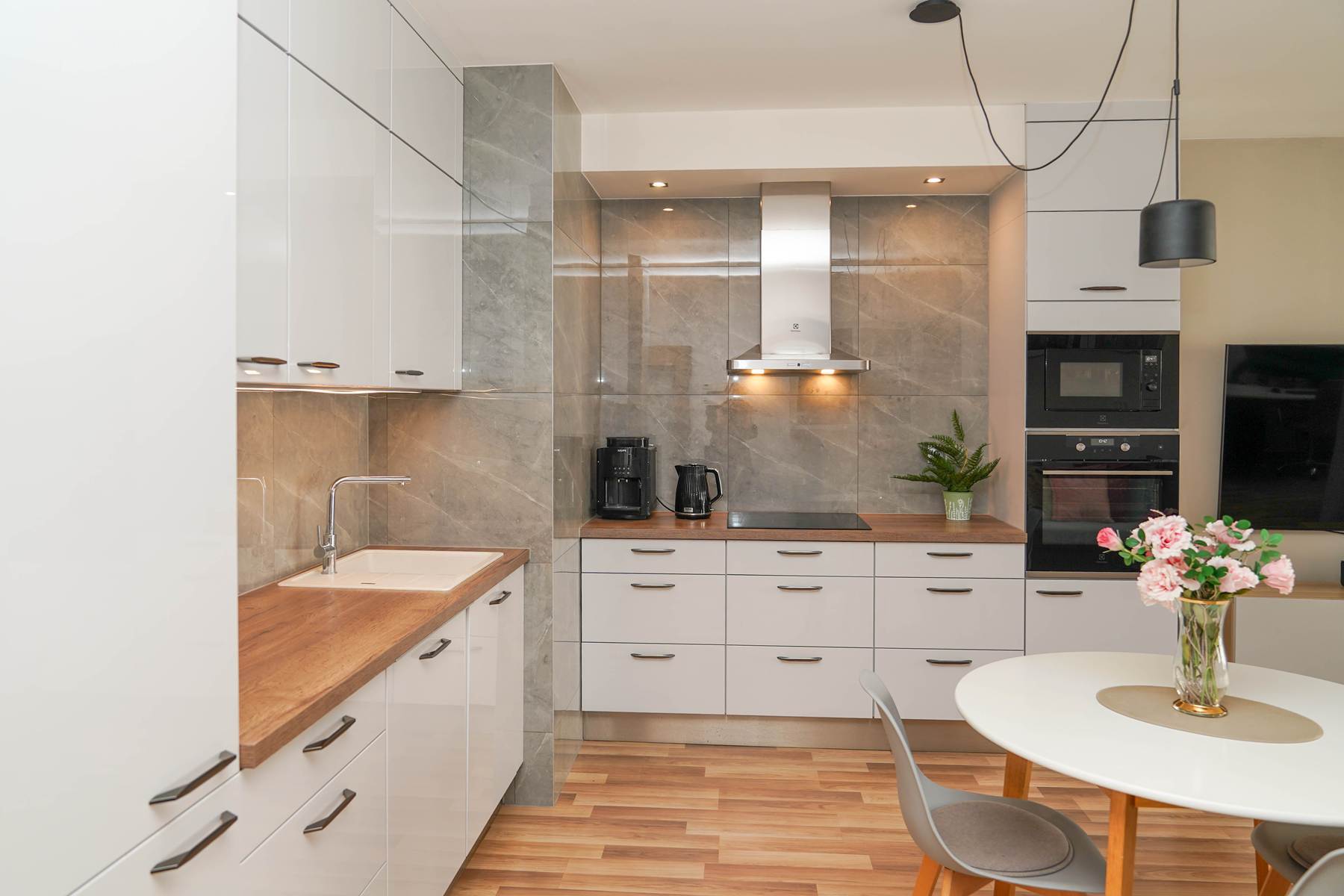 Prodej bytu 3+kk 83 m² s lodžií a garážovým stáním, Praha 10 – Uhříněves