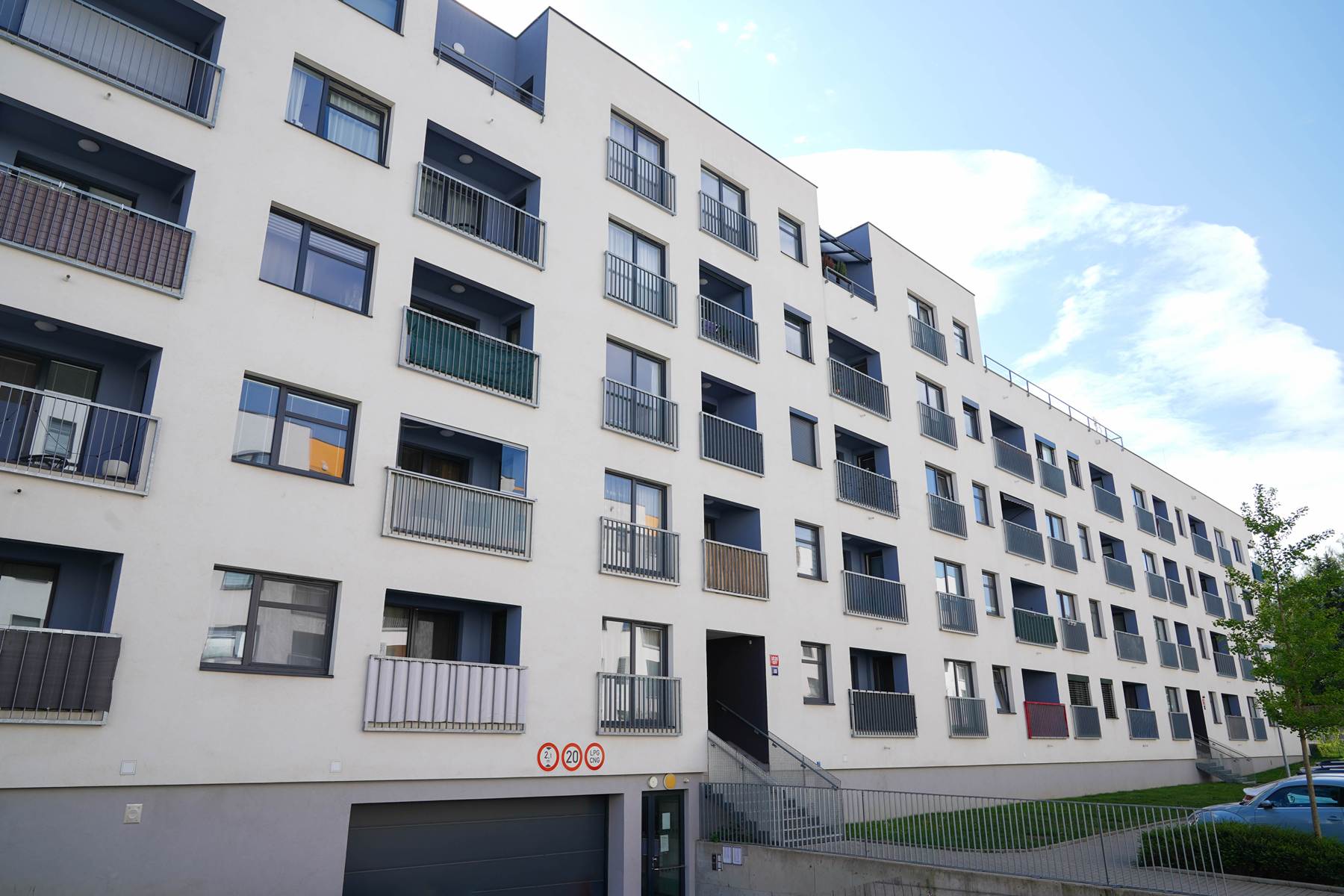 Prodej bytu 3+kk 83 m² s lodžií a garážovým stáním, Praha 10 – Uhříněves