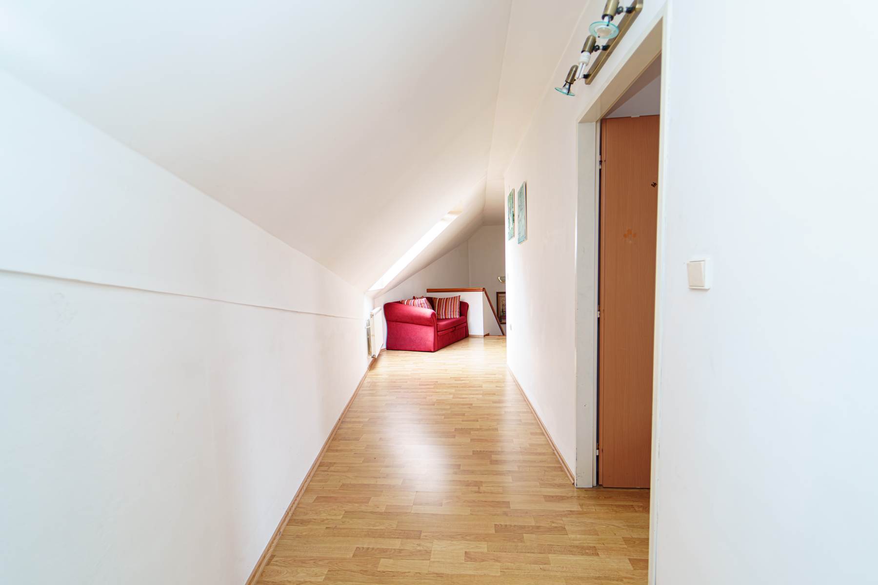 Prodej rodinného domu 6+1 226 m² s garáží a parkováním pro 3 auta, Velké Meziříčí