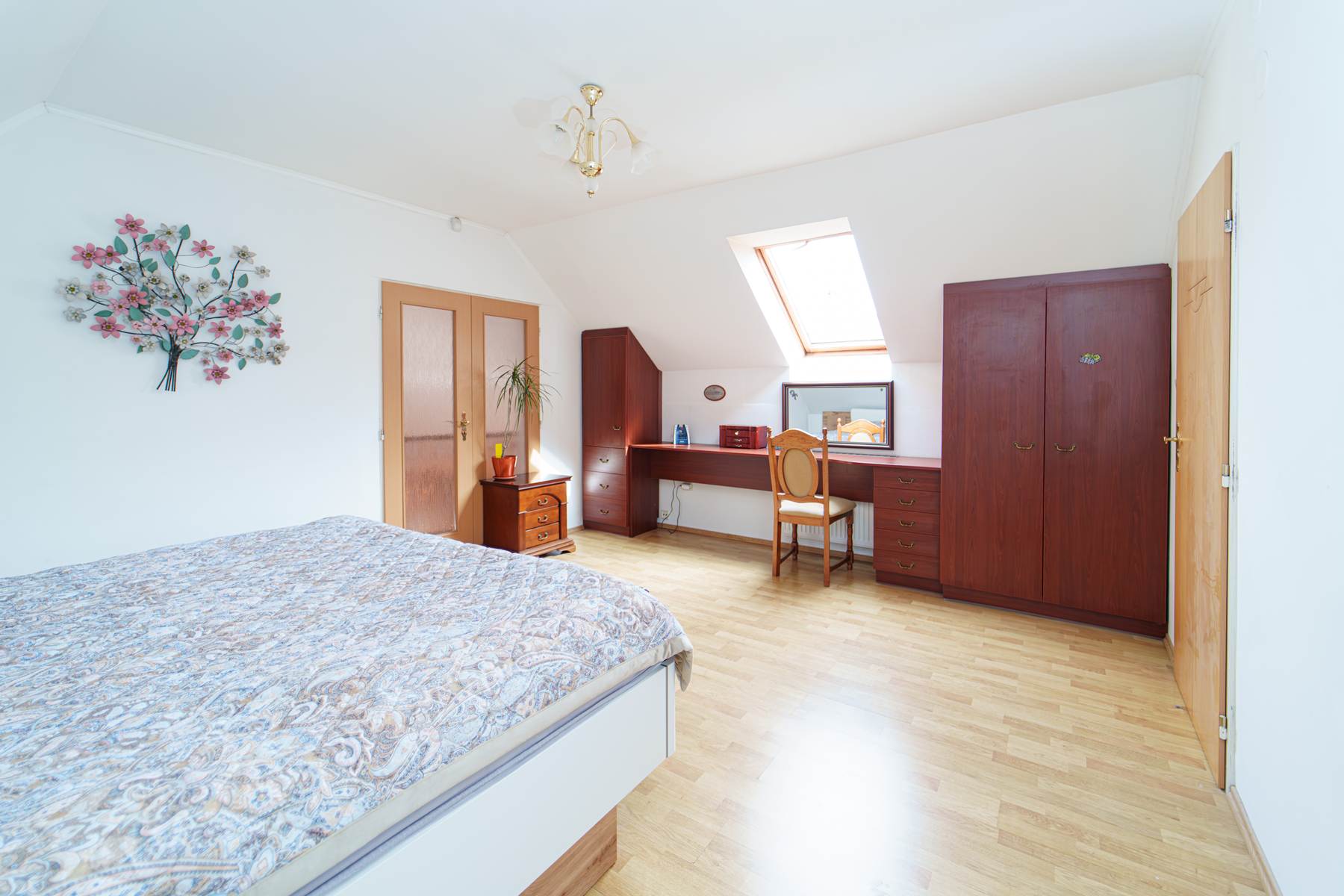 Prodej rodinného domu 6+1 226 m² s garáží a parkováním pro 3 auta, Velké Meziříčí
