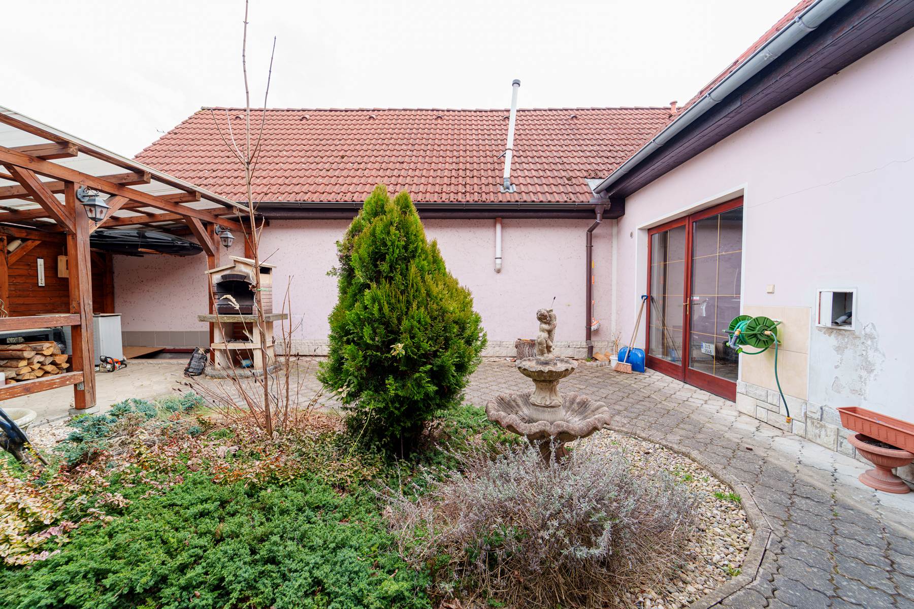 Prodej rodinného domu 6+1 226 m² s garáží a parkováním pro 3 auta, Velké Meziříčí
