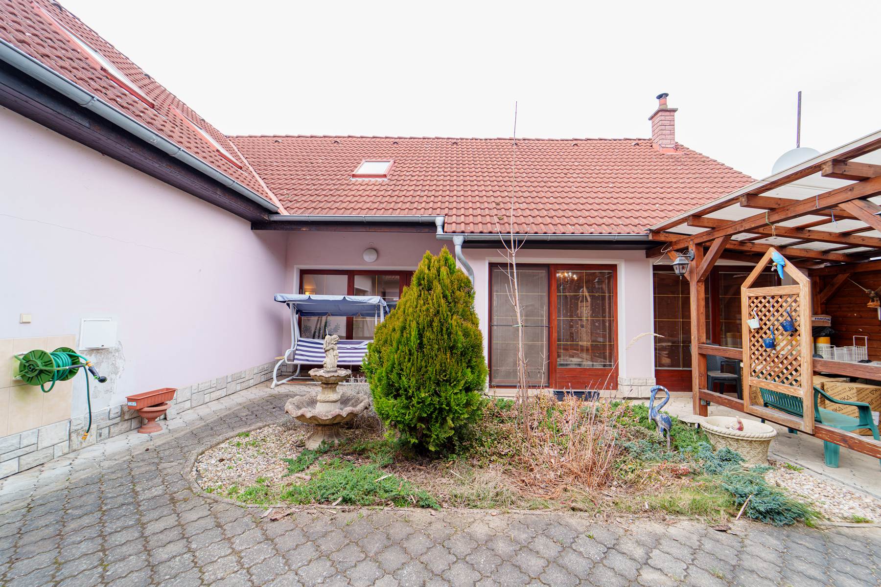 Prodej rodinného domu 6+1 226 m² s garáží a parkováním pro 3 auta, Velké Meziříčí